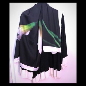 Victoria Beckham Plus Size 3X Sweater and Scarf